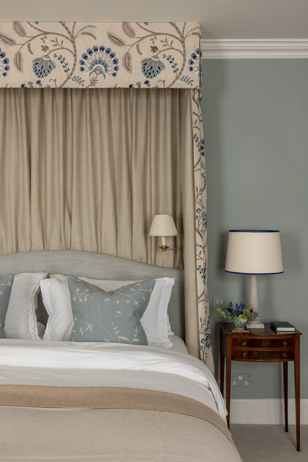 Cotswolds Country House | Bedroom | Interior Designers