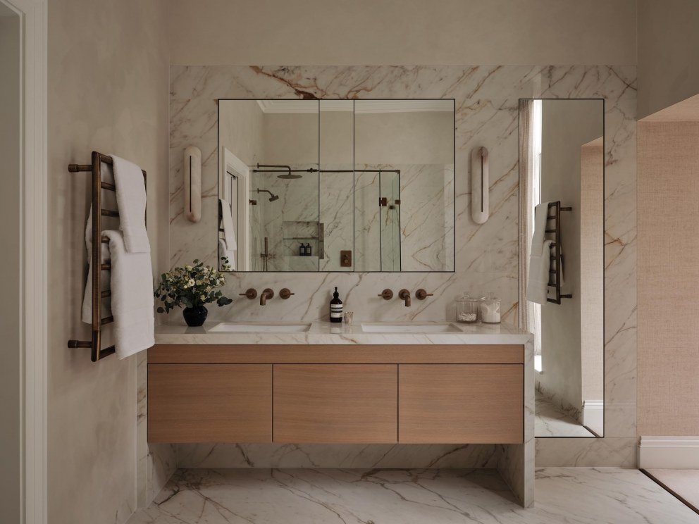 Townhouse in Kensington  | Master Bedroom Ensuite  | Interior Designers