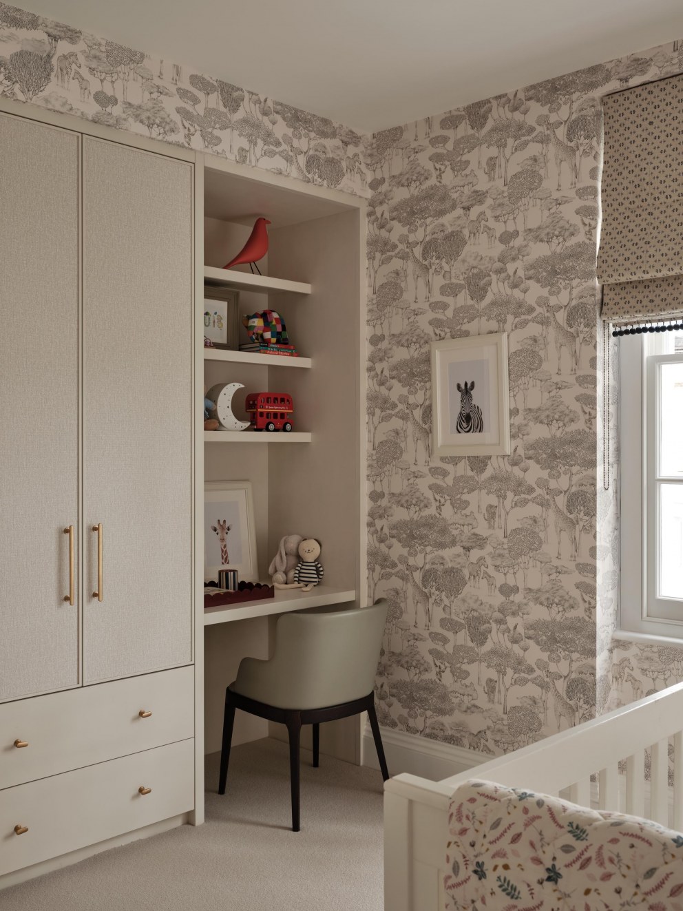 Townhouse in Kensington  | Boy's bedroom  | Interior Designers